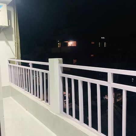 Апартаменты White Orchid, Unique & Stylish, Executive 2Bhk. Гувахати Экстерьер фото