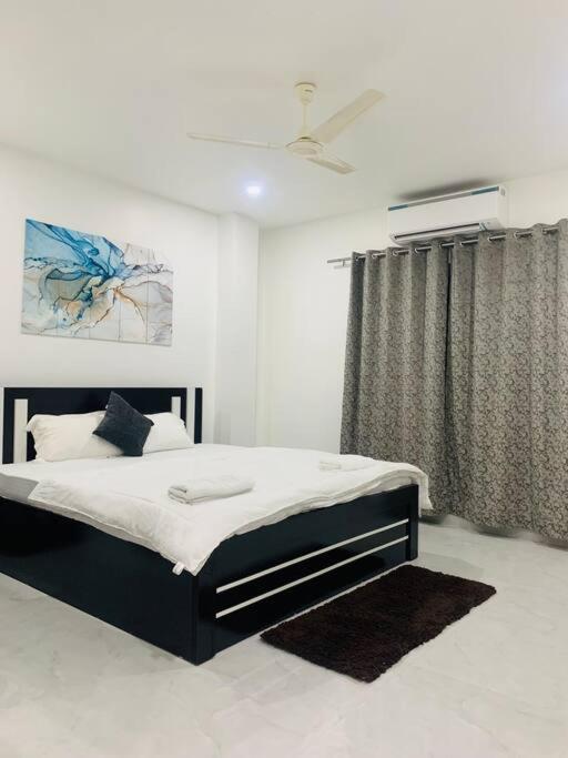 Апартаменты White Orchid, Unique & Stylish, Executive 2Bhk. Гувахати Экстерьер фото